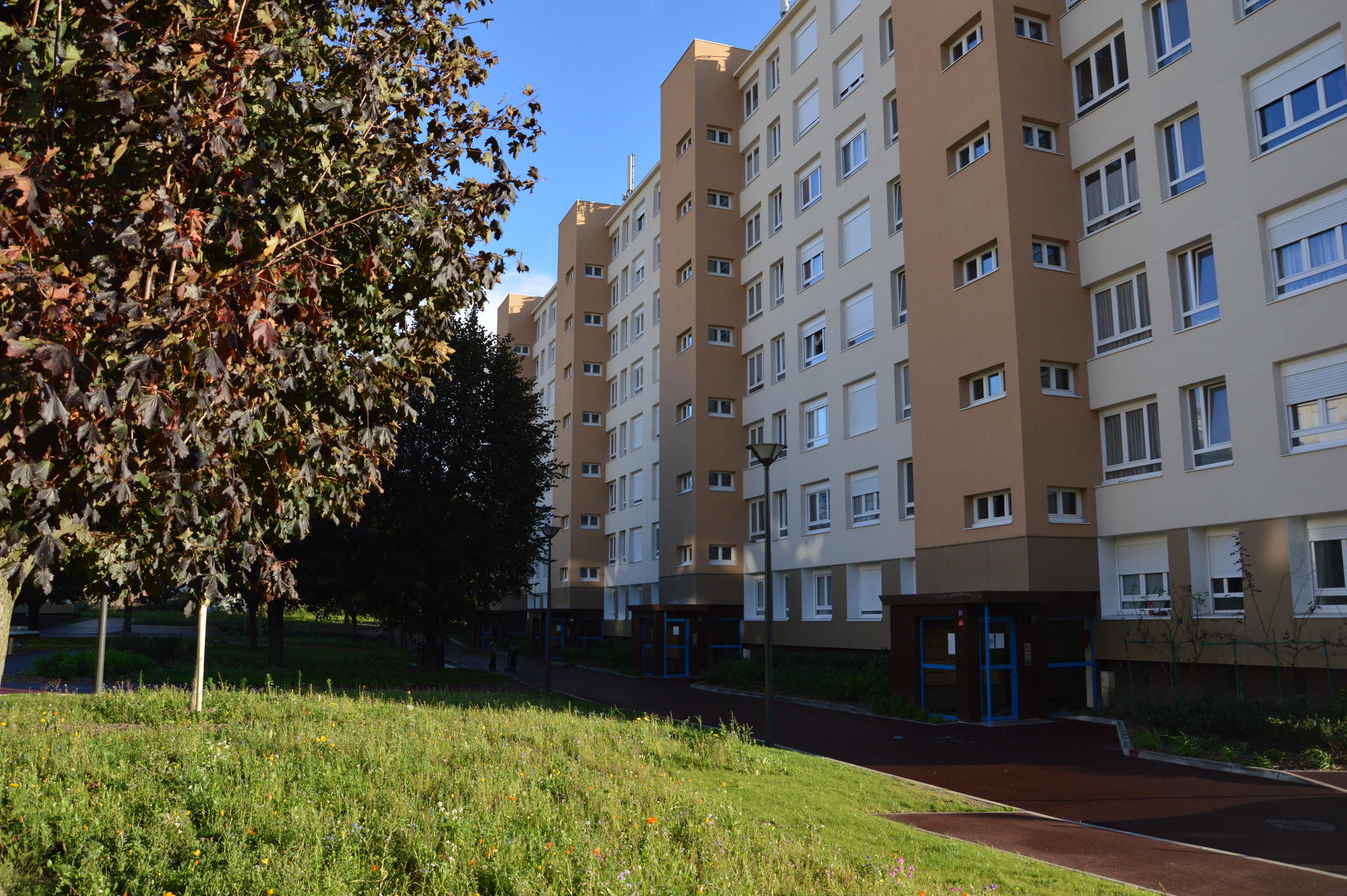 Rue waldeck rousseau 83700 saint raphaël